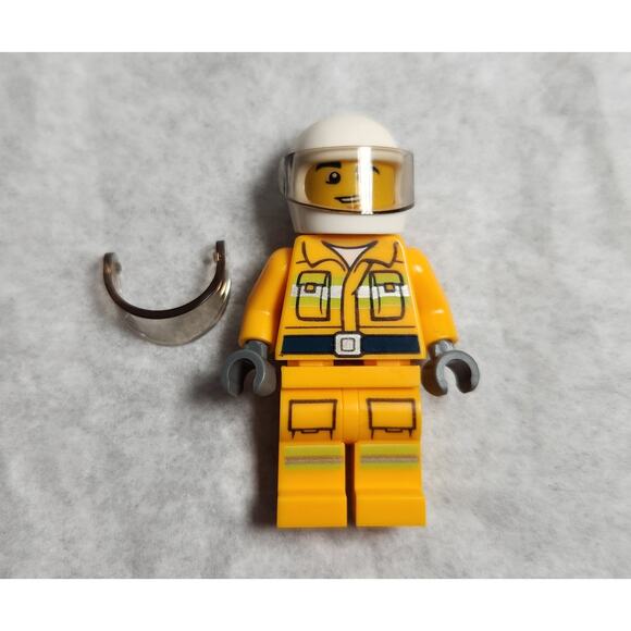 Lego City Firefighter With Vehicle & Helicopter Pilot Set 60248 Built Pre-owned - Picture 6 of 9